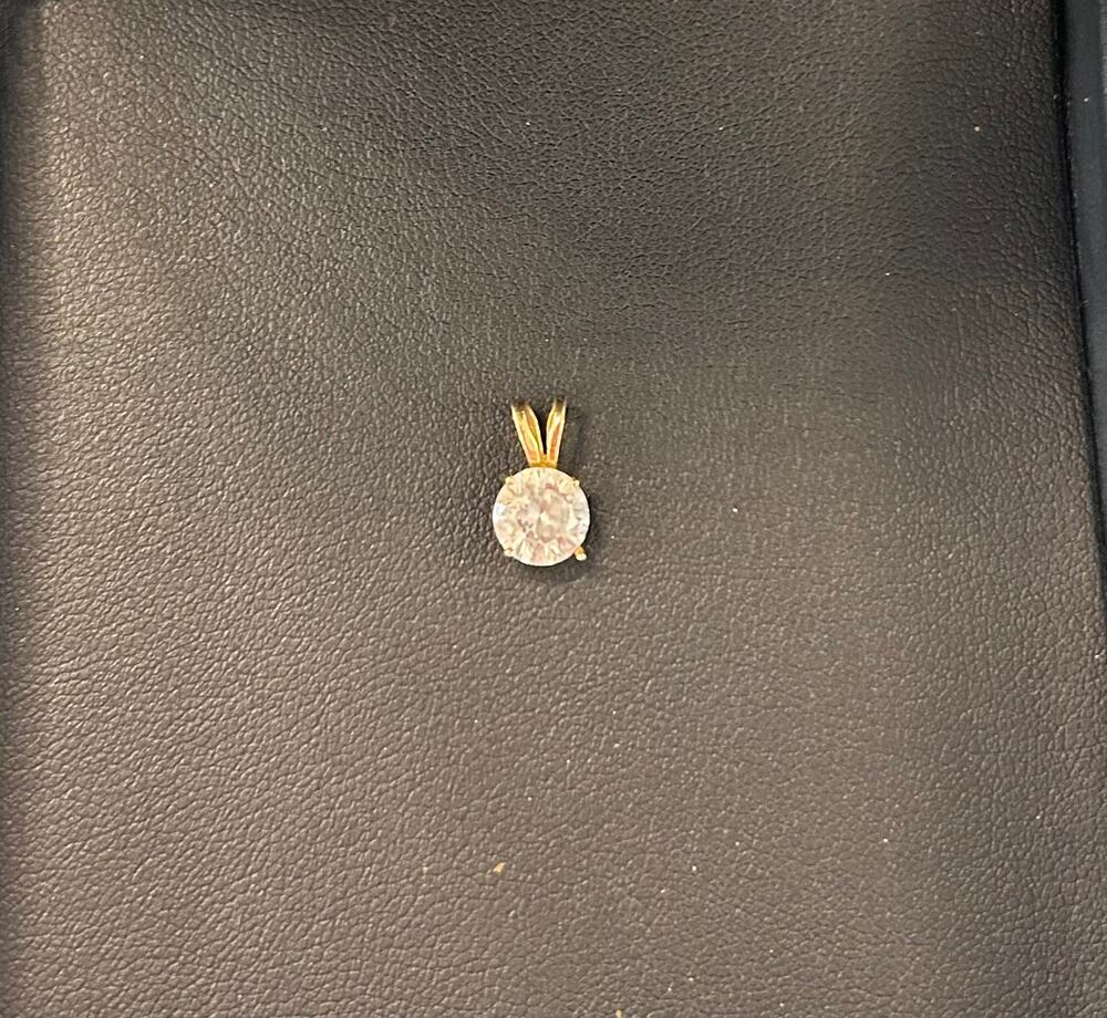 10K Yellow Gold Pendant With Clear Stone